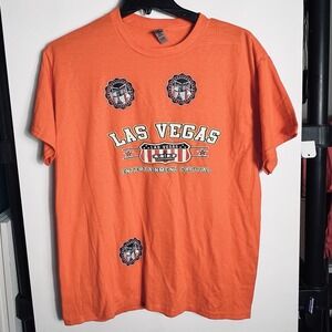 Las Vegas Entertainment Capital‎ Graphic T-Shirt Men's Large Orange Gildan EUC